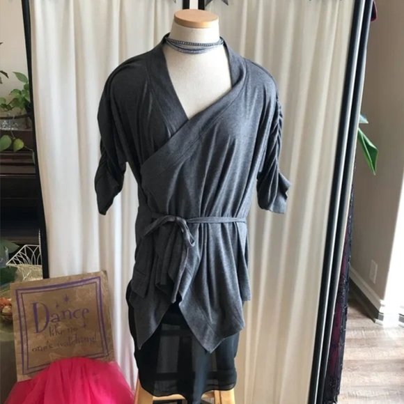 Cardigan Wrap Light Long Grey (size approximate) - Picture 5 of 6